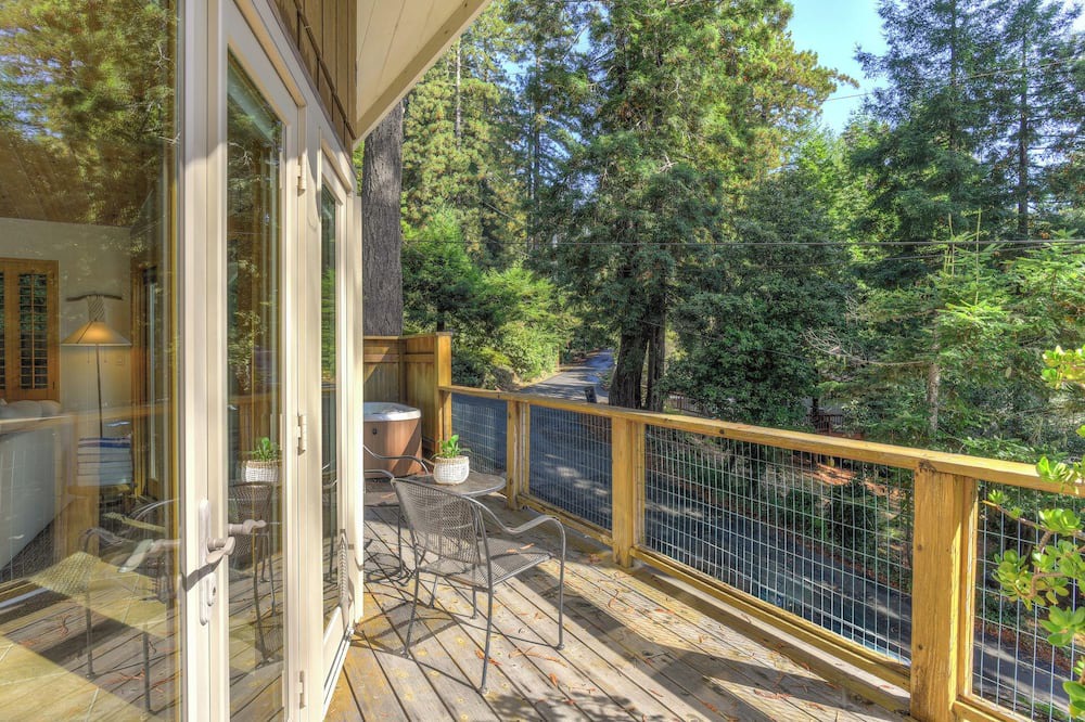Anchor Bay House | Charming Coastal Bungalow, Hot Tub!