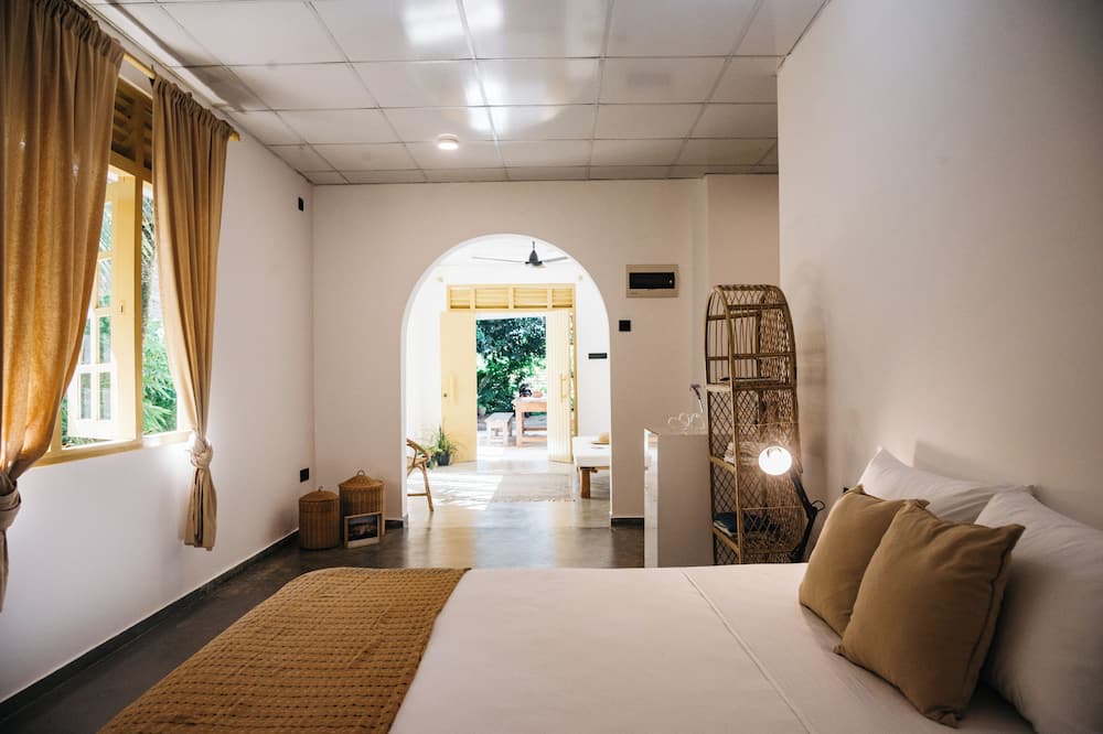 Dickwella House | Charming 1 Bedroom Studio with WiFi, AC and Kitchen in Hiriketiya Beach.