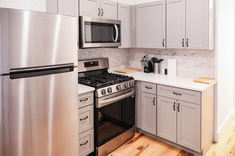 Corn Hill Apartment | This apartment is a 1 bedroom(s), 1 bathrooms, located in Rochester, NY.