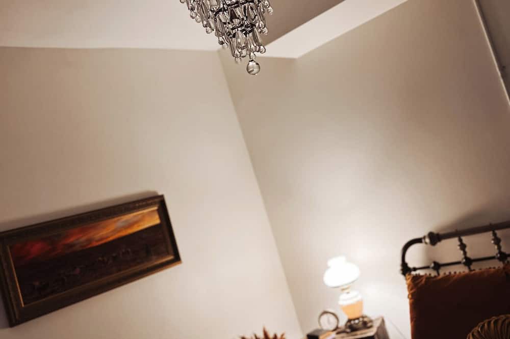 Council Grove Apartment | Romance Meets Historic Flint Hills Downtown Loft