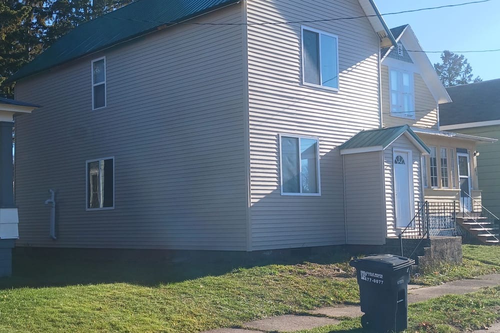 Ironwood House | 3-bedroom house with WiFi in Ironwood