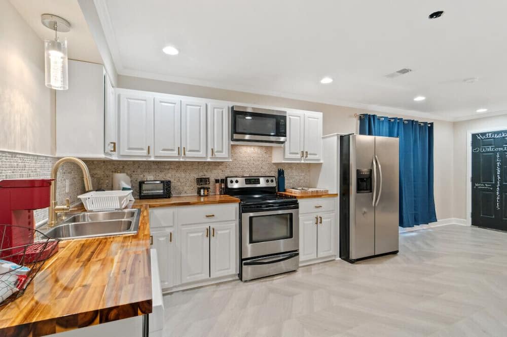 Hattiesburg House | Luxurious Midtown Hidden Gem