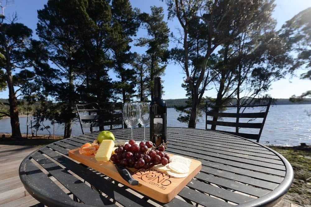 South Bruny House | Taylors Bay Cottage ~unique design!