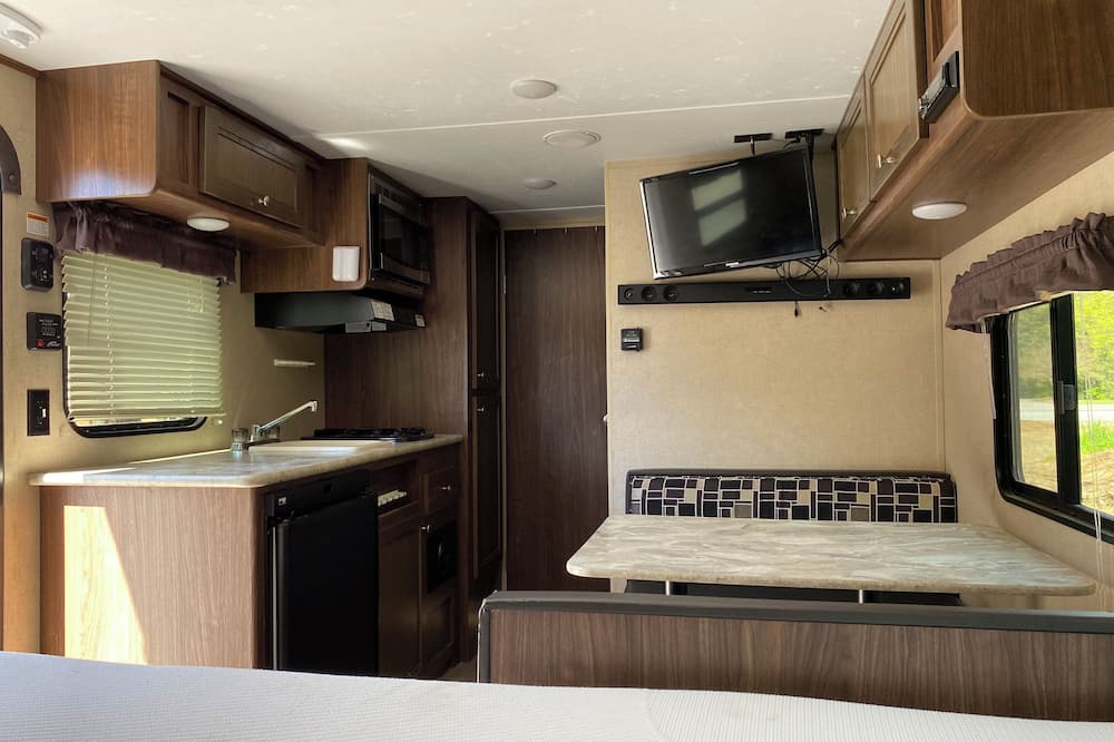 Fortson RV Rental | Lake Harding Lakeside Retreat campground with WiFi, AC in charming Salem Al.