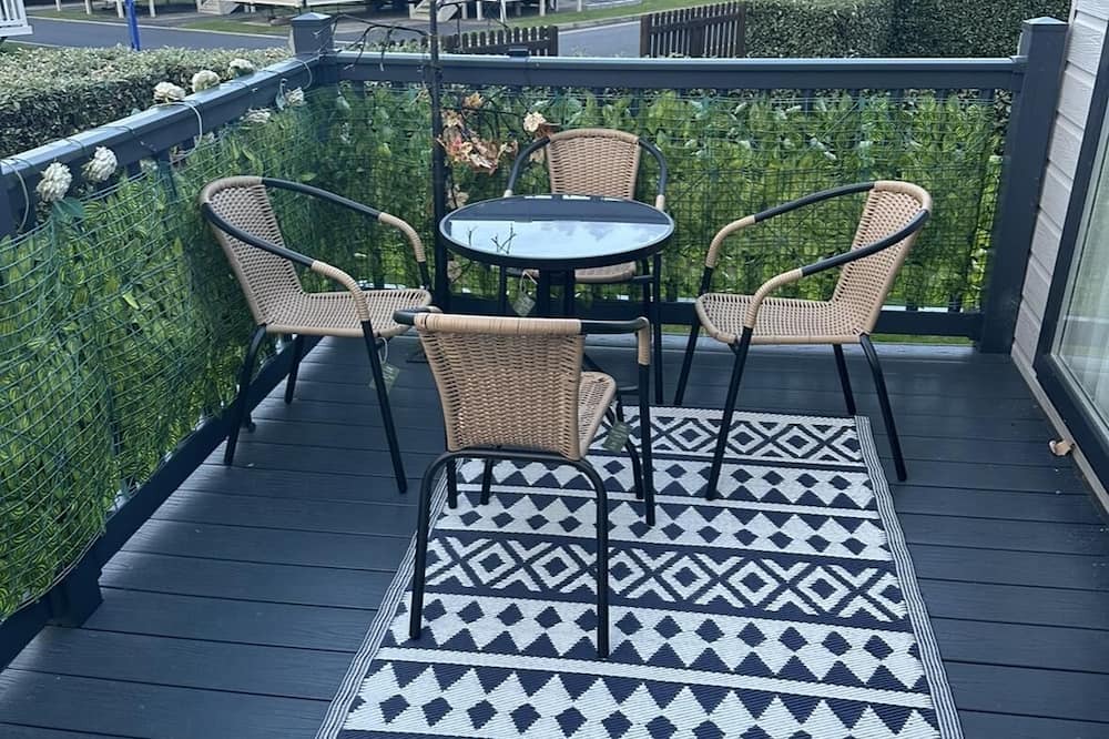 Blackpool Cabin | Tranquil Lodge Escape in Blackpool