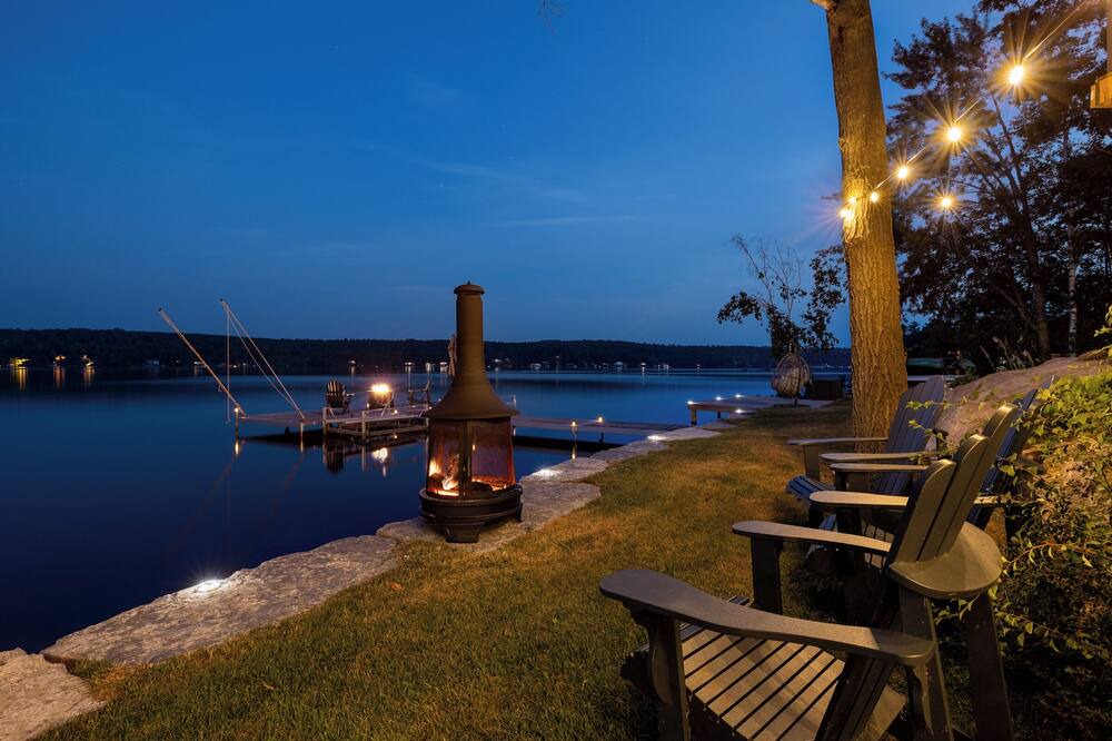 Trent Lakes Cottage | Relaxing Waterfront Oasis – Lakehouse on the Rocks