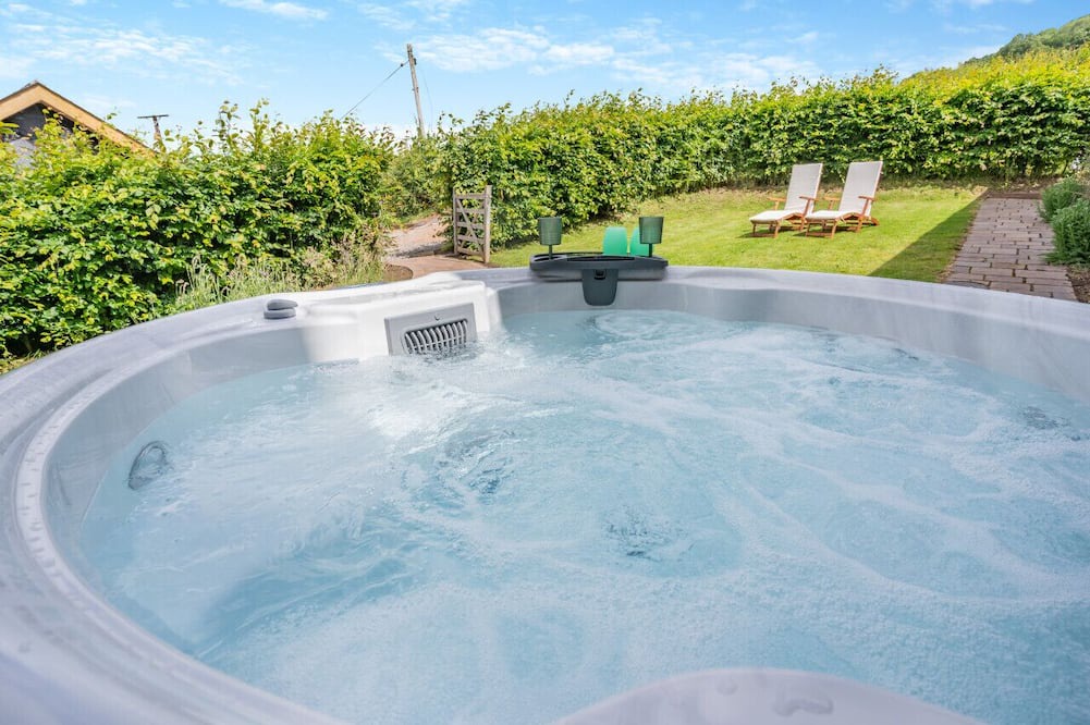 Monmouth House | The Cart Shed - Three Bedroom House, Sleeps 5