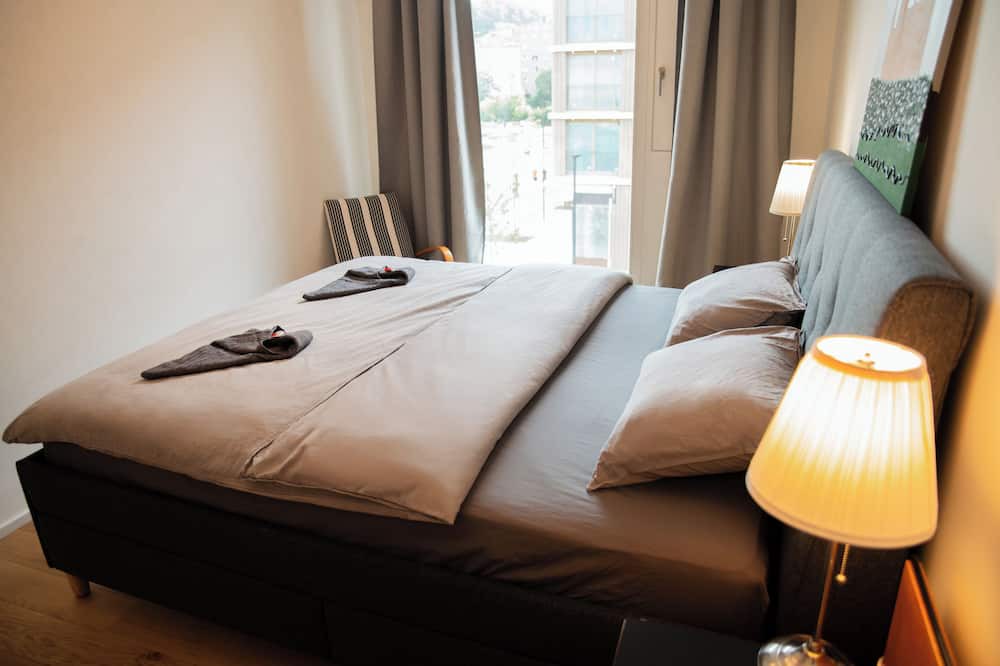 Smichov Apartment | Newly built apartment with 3 ŕooms and parking.