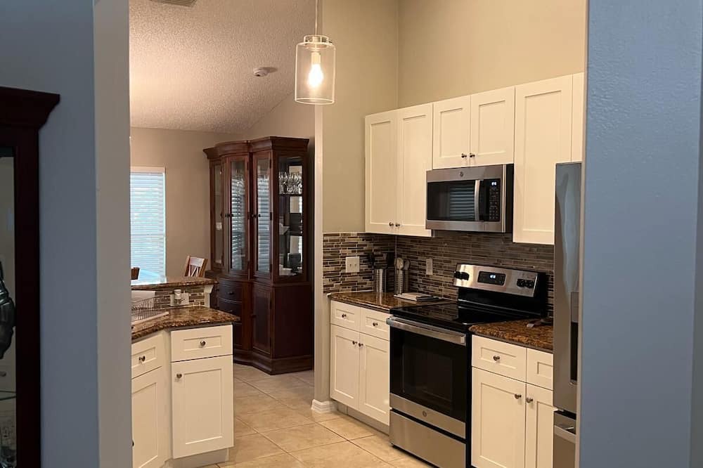 Palm Bay House | 3-bedroom house in tranquil Palm Bay with WiFi, AC