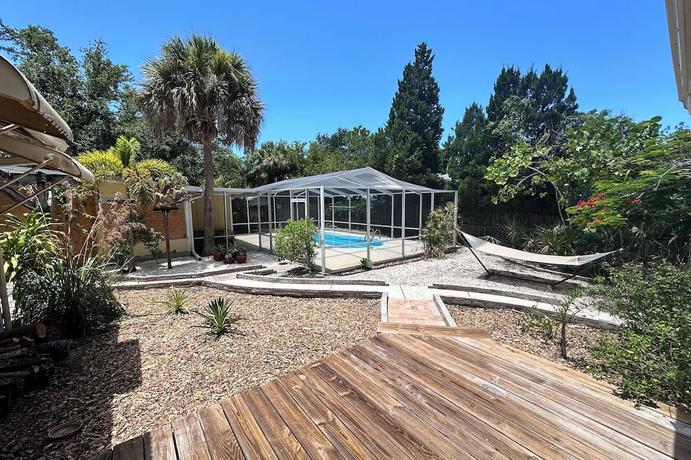 Gulfport House | Charming 2-bedroom house in fabulous Gulfport w/pool!