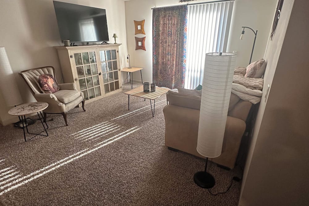 Nassau Bay Apartment | Charming 2-bedroom apartment with AC, full fitness room in Houston