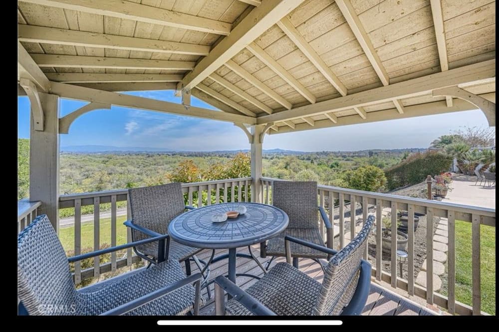 Guajome House | Charming 1-bedroom with private bathroom and amazing view with AC, WiFi