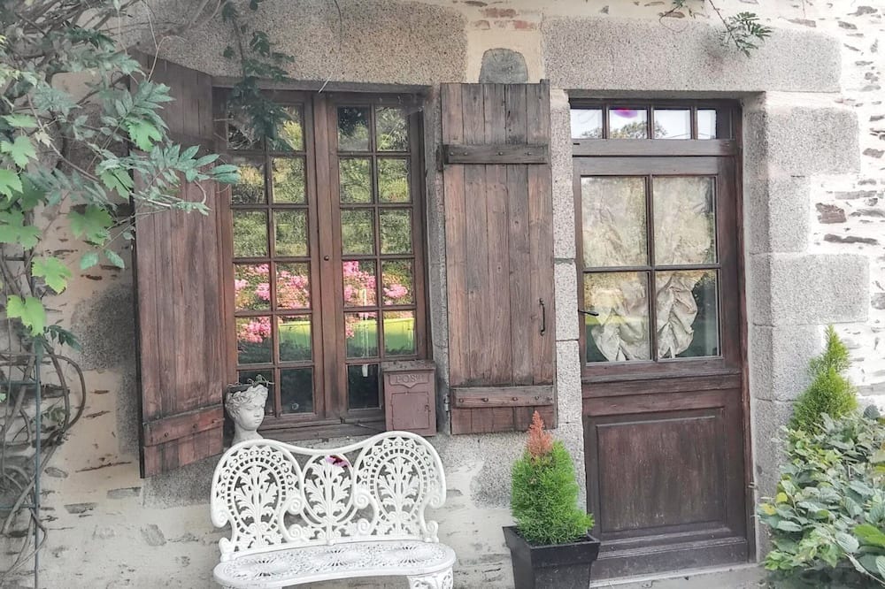 Betete Villa | Homerez - Inviting Villa in Bétête with Private Pool