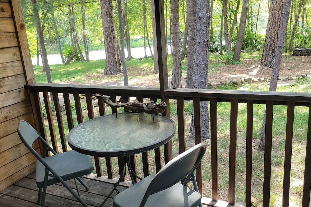 Klickitat House | Cozy 1-bedroom trailer in charming Lyle