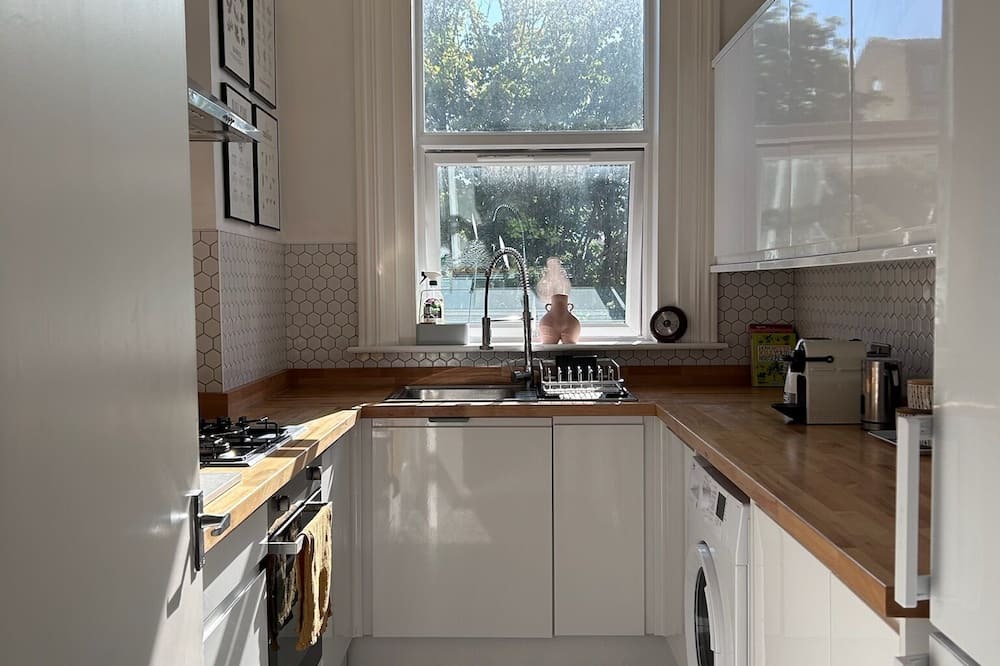 Folkestone Apartment | *New* stylish apartment in the West End of Folkestone