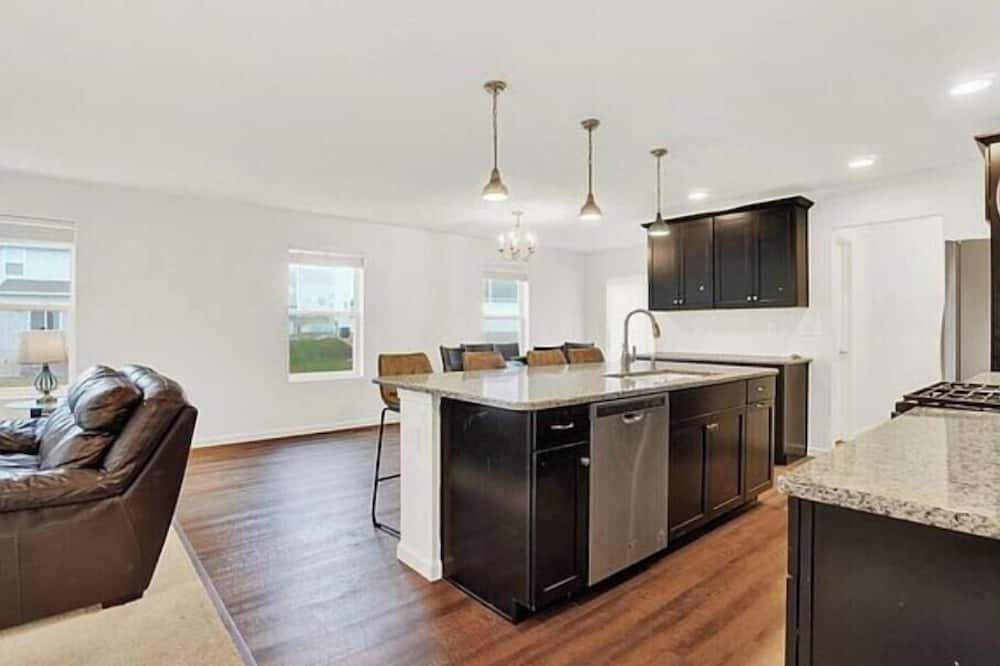 Stewartstown House | Cozy and comfy room in Stewartstown, York County, PA