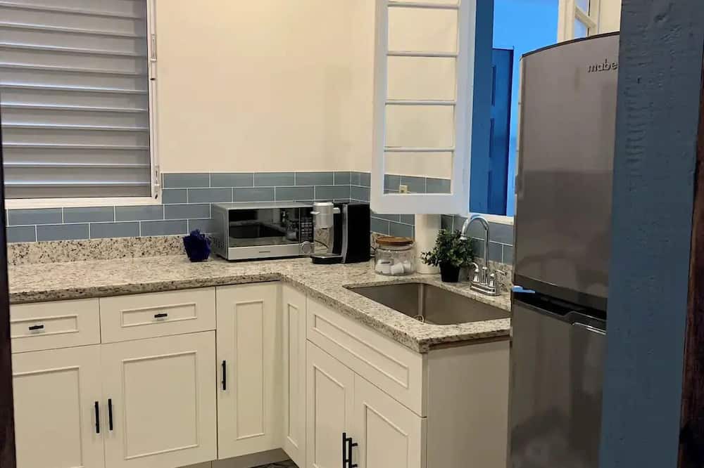 Fort George House | Charming and Cozy 3 Bedroom Colonial House in the Heart of Belize Tourist Center
