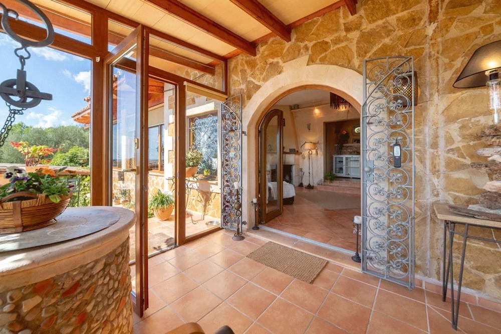 Son Antem House | Holiday Home 'Finca Puig De Biniferri' with Sea View, Wi-Fi and Air Conditioning