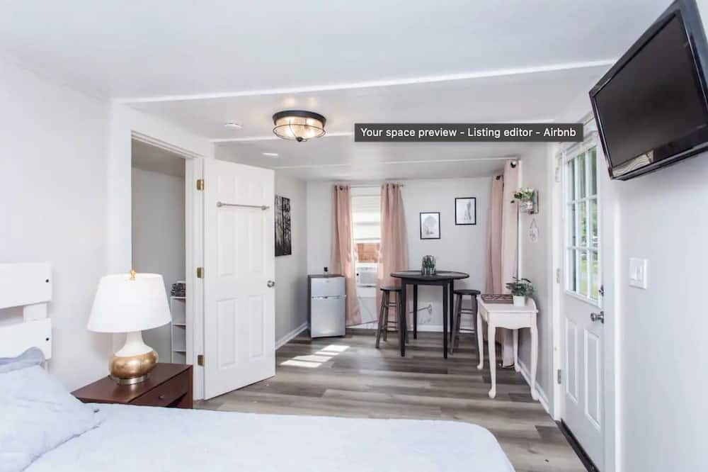 Malta Cabin | Cozy Saratoga Cabin with 1 bedroom and AC