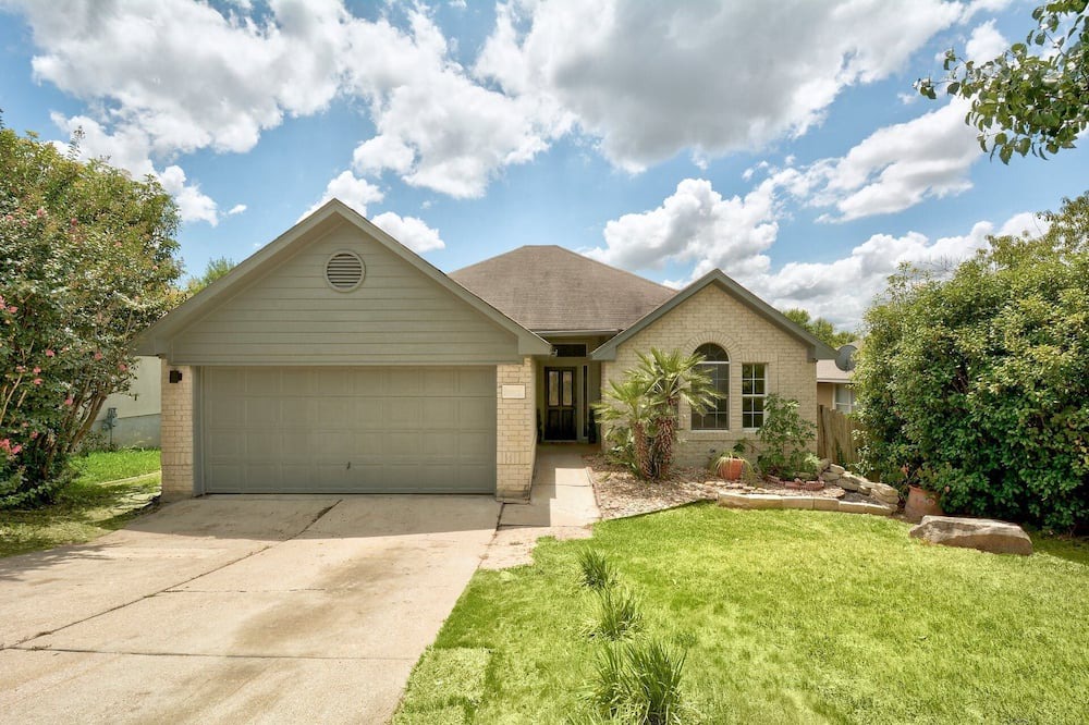 McKinney House | BOHO Chic-South Austin 3BR-ACL-SOCO-COTA, and AUS Airport nearby-PETSOk