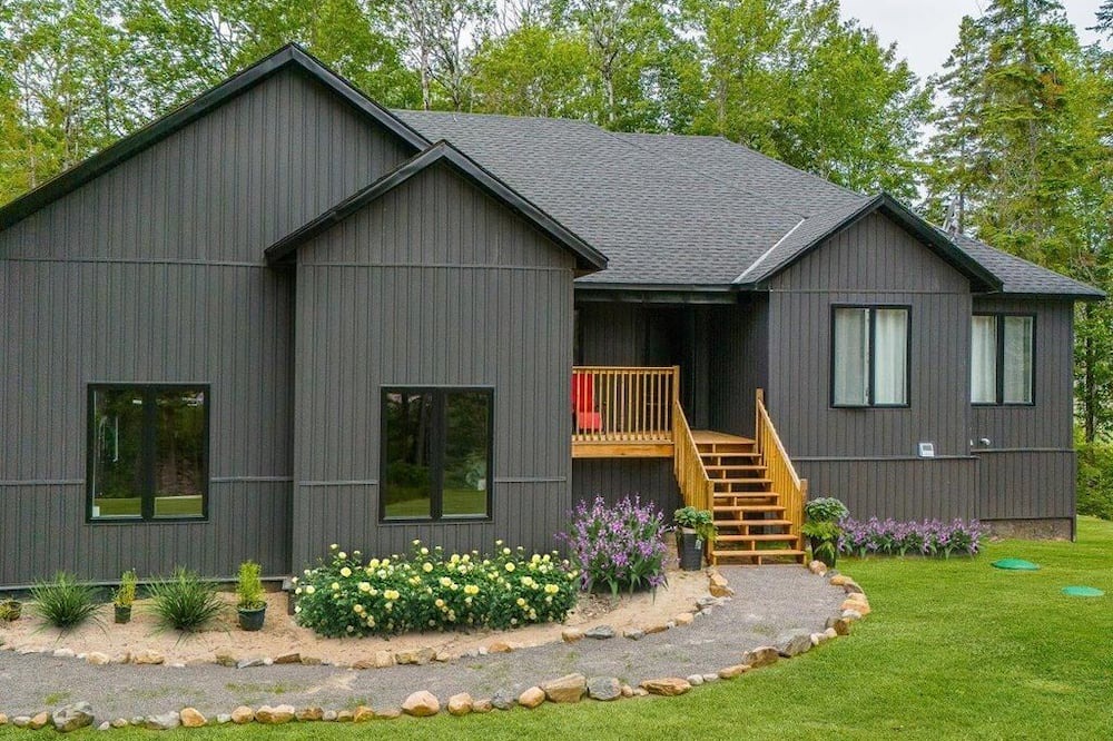 Highlands East House | An outdoor enthusiast's paradise