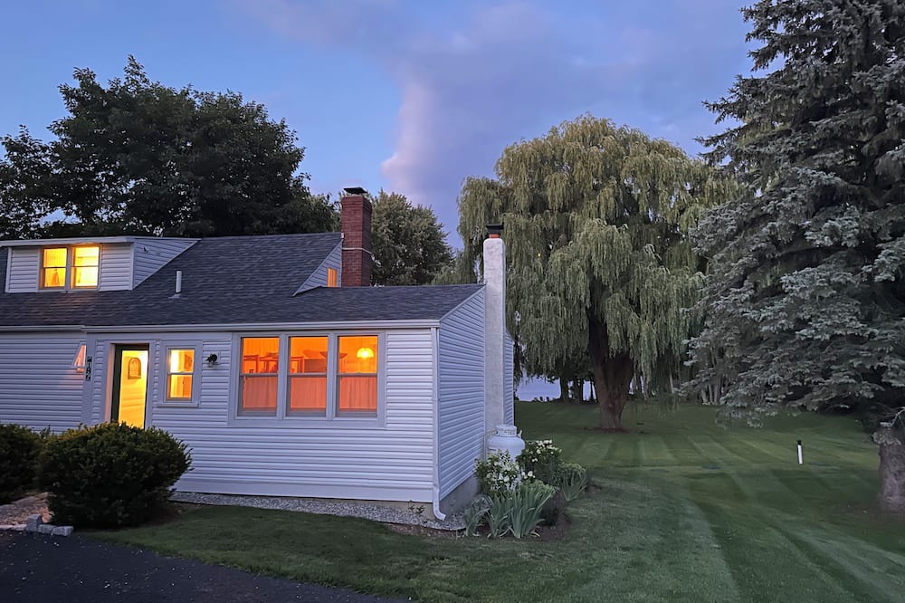 North Hero Cottage | Pear Tree Cottage - North Hero Waterfront Property