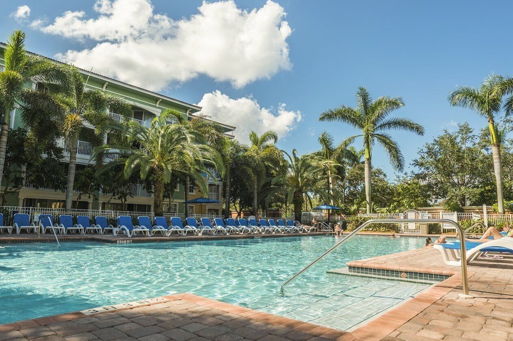 Weston Resort | Luxury one bedroom and one bathroom unit with full amenities