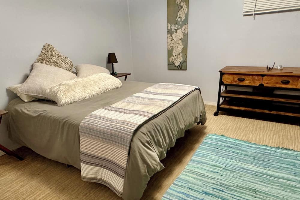 Gillette House | Grandma’s Basement - a cozy, fully furnished basement with WiFi in Gillette