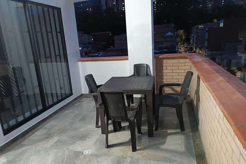 Itagui Apartment | Charming 1-bedroom apartment in wonderful Itagüi with WiFi
