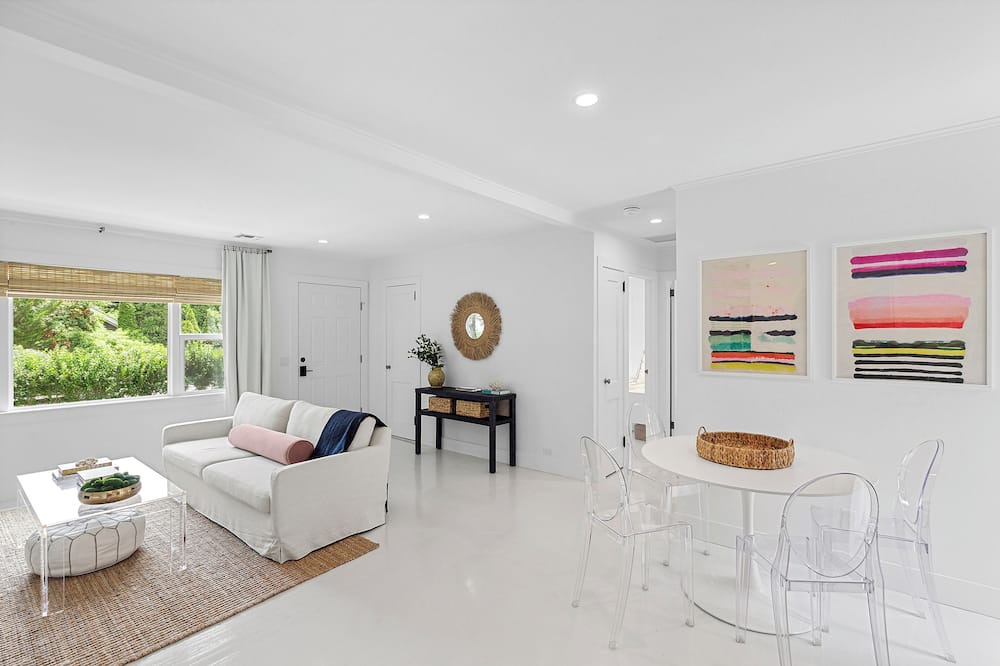 Sag Harbor Cottage | little Cottage on Cove Charming 2-bedroom in soothing Sag Harbor with WiFi, AC