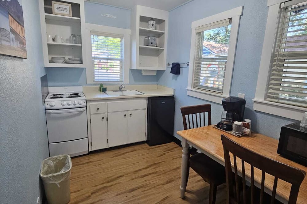 Lakeport Cabin | Cabin with 1 Bedroom and Kitchen