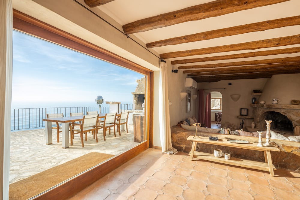 Villajoyosa Villa | Thrilling Costa Blanca Villa | Villa Hischer | 3 Bedrooms | Beachfront | Spectacular Sea Views | Spacious Furnished Sun Terrace with Private Pool | 2 Outdoor Kitchens with Outdoor Dining Area| BBQ facilities | Villajoyosa