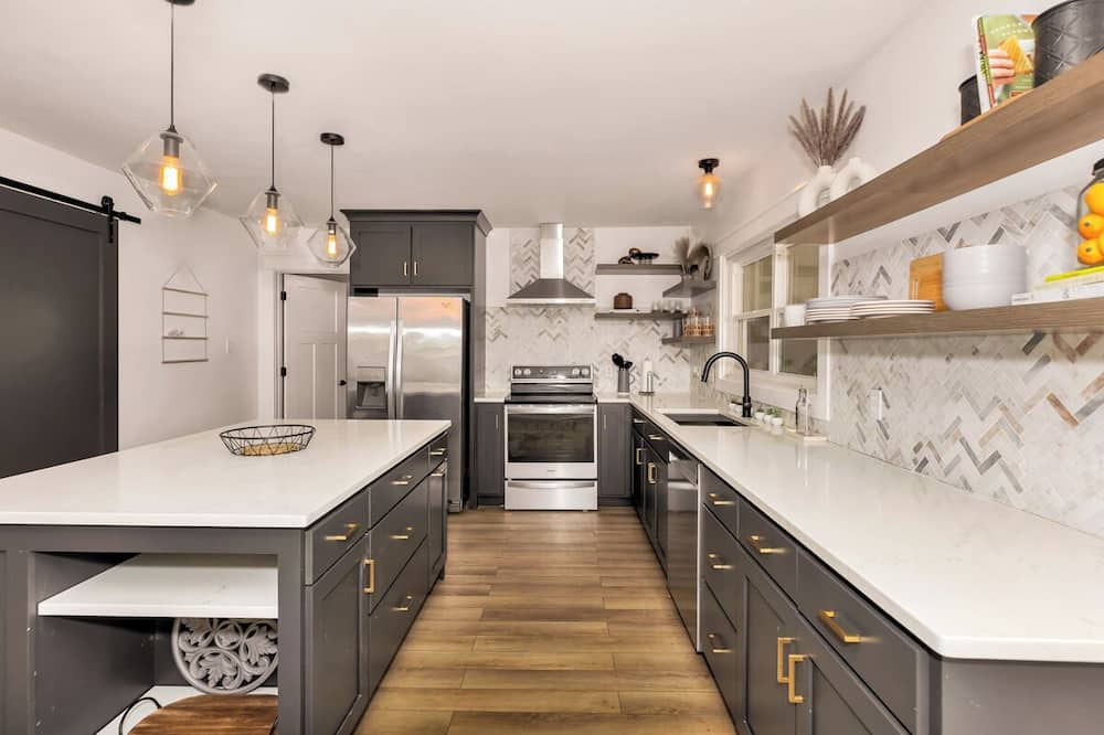 Huntsville House | Traveling Professional's Downtown Retreat