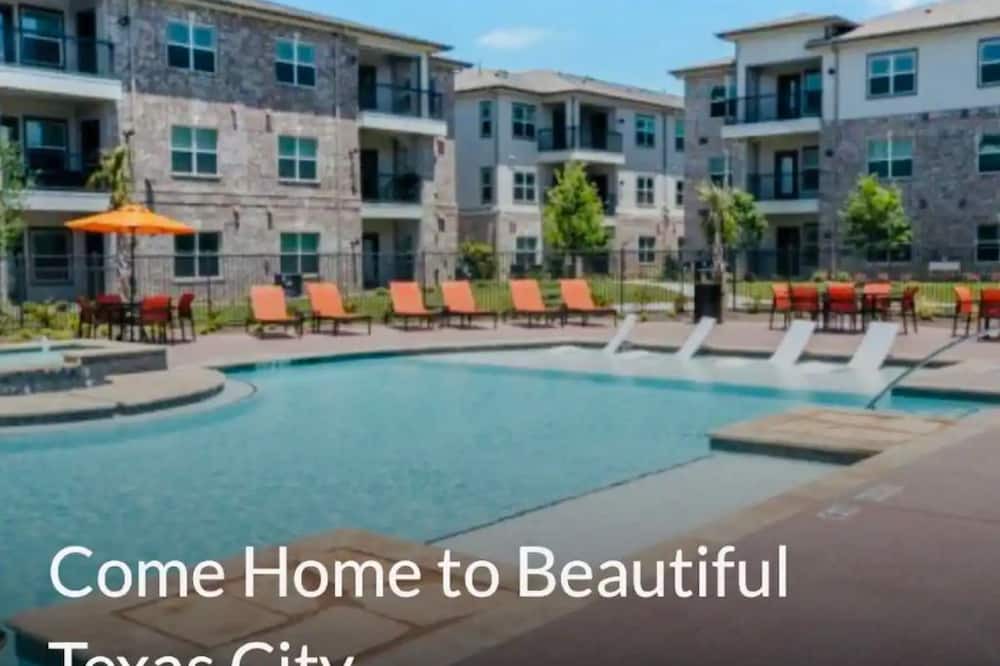 Texas City Apartment | The LagoonSide LoungeAway w/Pool/Parking/WiFi Pkg