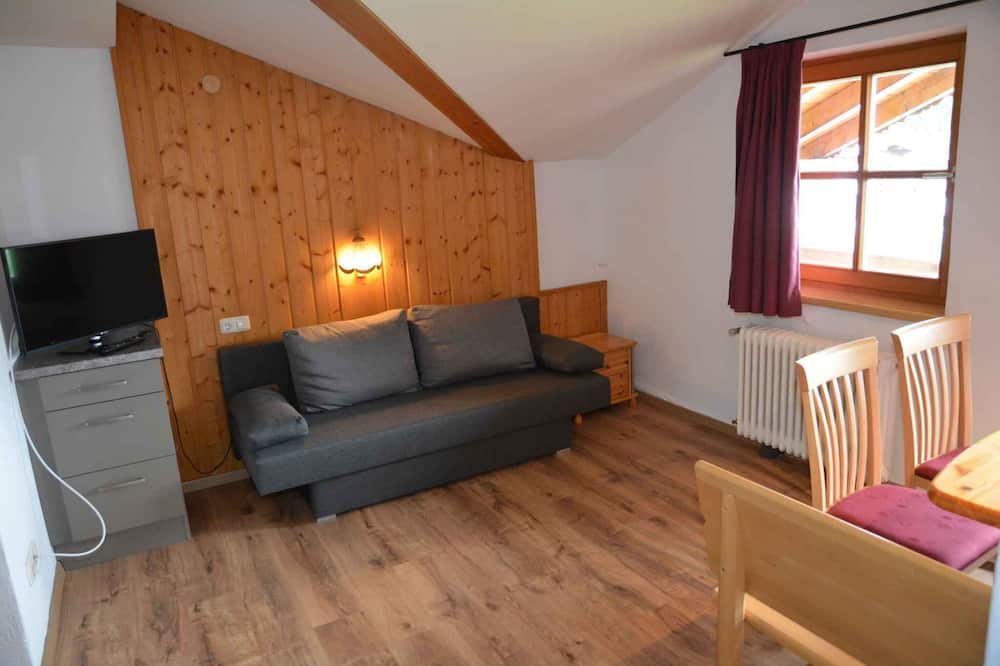 Kitzbuehel Apartment | Holiday apartment with mountain views and WiFi