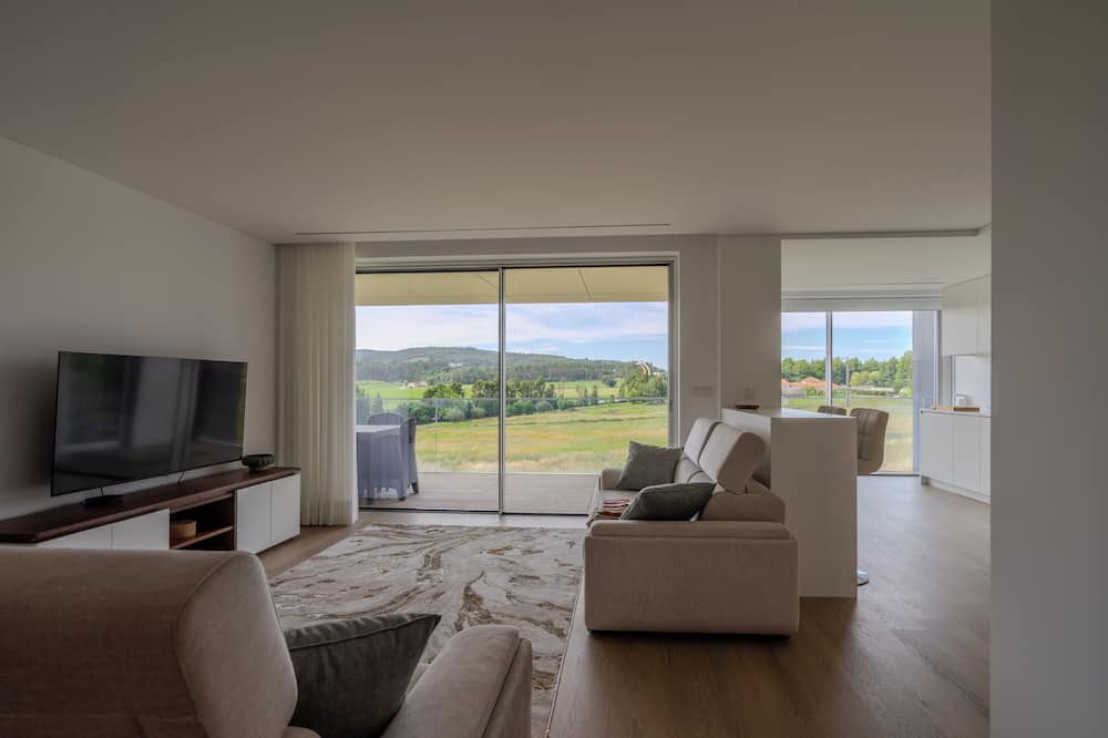 Barcelos Apartment | Gorgeous 3-bedroom apartment, utmost comfort & convenience at historic Barcelos.