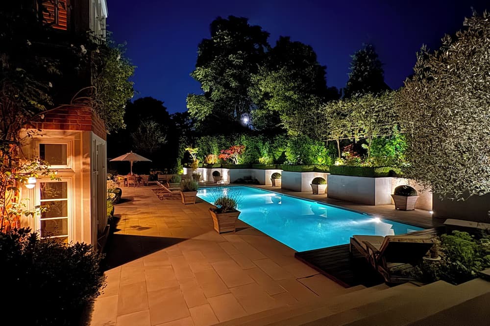 Coombe Hill House | Luxury gated 6 bed Home with 15m heated pool and mature gardens