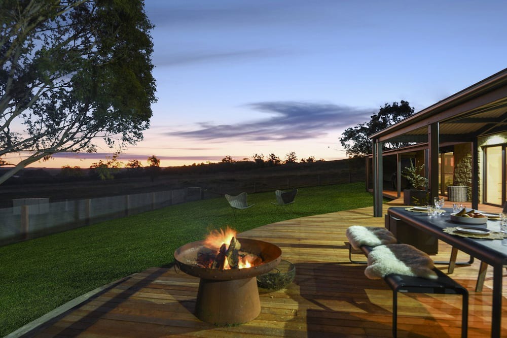 Mansfield House | Macs 75 - Luxurious Farm Getaway