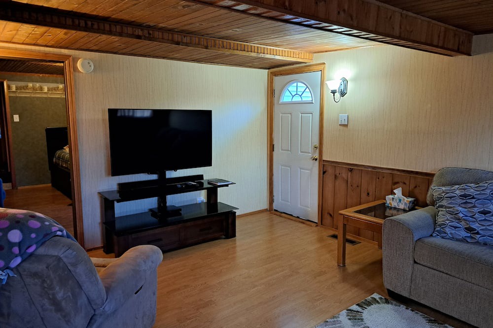 Lowville House | Charming 2-bedroom house just outside of Lowville