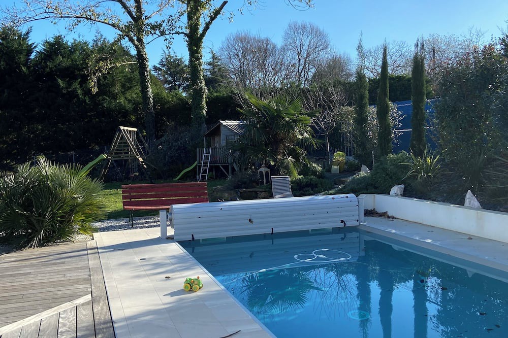 Mouguerre House | Family home with heated pool just outside Bayonne /Mouguerre