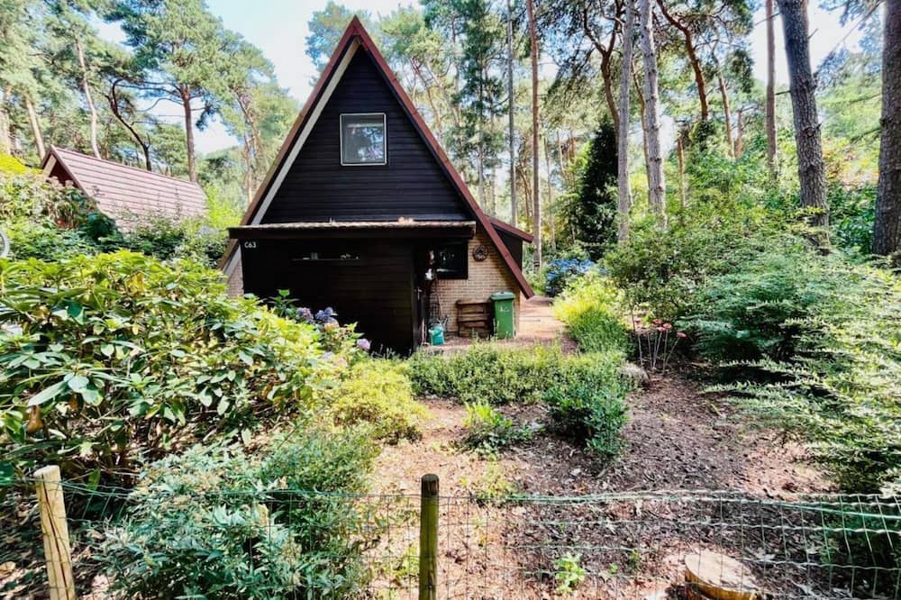 Rekem House | 5-person holiday home, located at the Sonnevijver in Rekem.