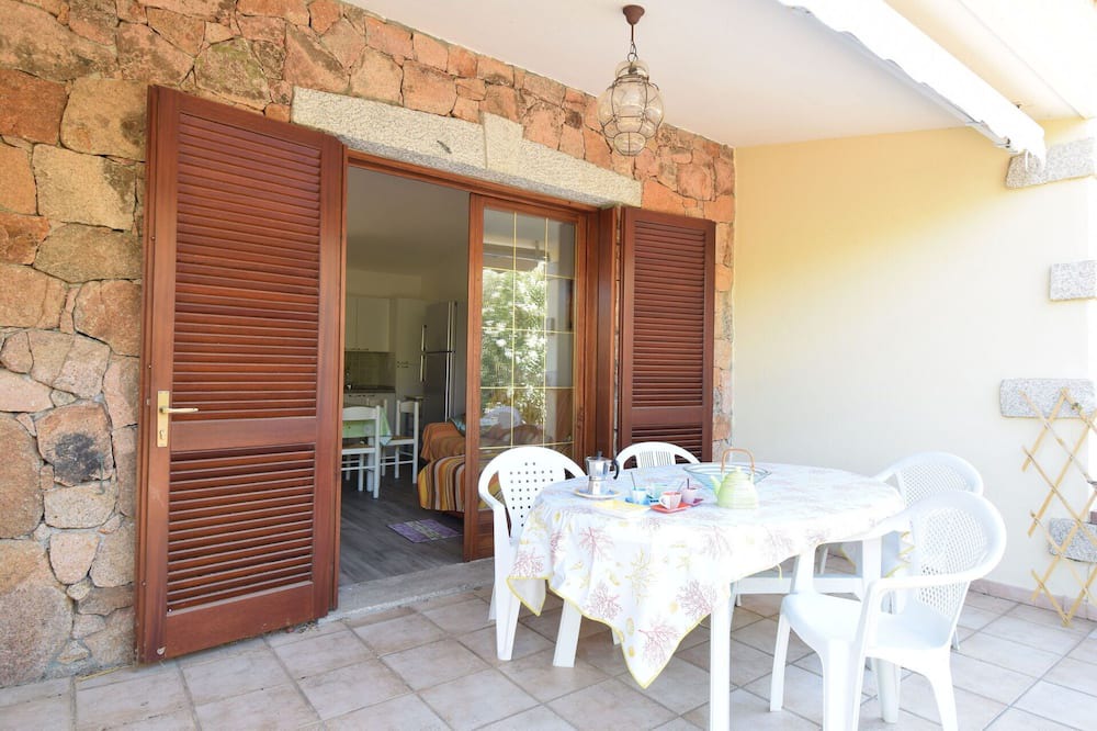 S'Iscala Villa | Wonderful villa for 6 guests with A/C, WIFI, TV, pets allowed and parking