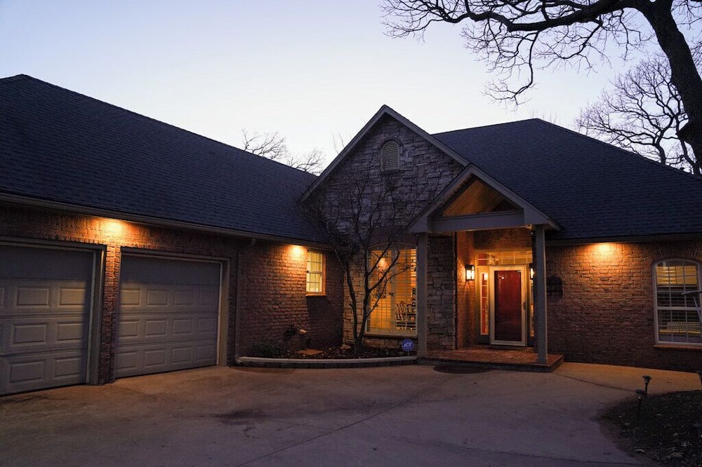 Guthrie House | Luxurious 3-bedroom house on Lake.Private dock with great fishing and swimming!