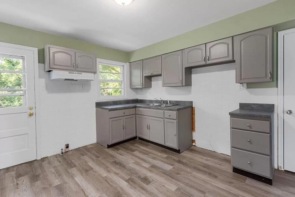 Calverton Park House | 3-bedroom house in enchanting Saint Louis with WiFi, fitness room, AC