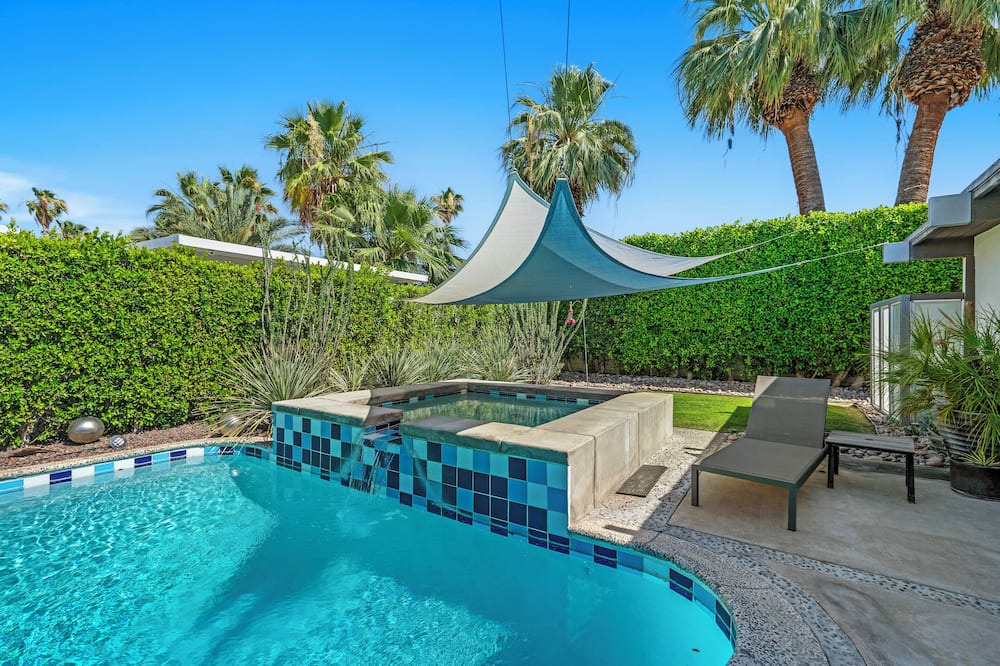Sunmor House | Alexander Escape – Showpiece 3 BDR w/Private Pool, 5 Min to Downtown