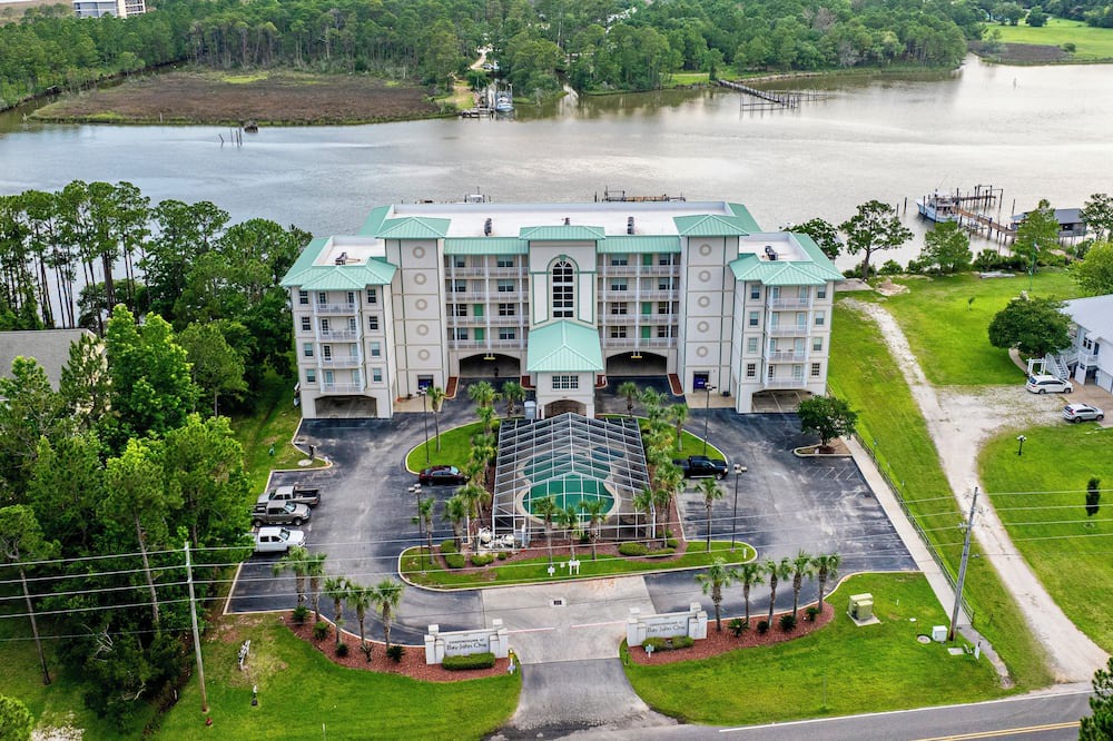 Gulf Shores Condo | Boat Slip – Stay Monthly at an Oyster Bay Retreat!