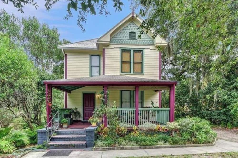 DeLand House | The Victorian House