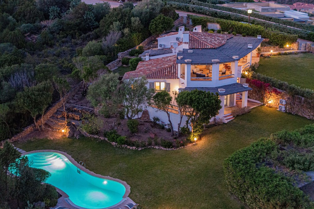 Porto Cervo Villa | Villa 'Luxury Diamond Porto Cervo' with Sea View, Wi-Fi and Air Conditioning