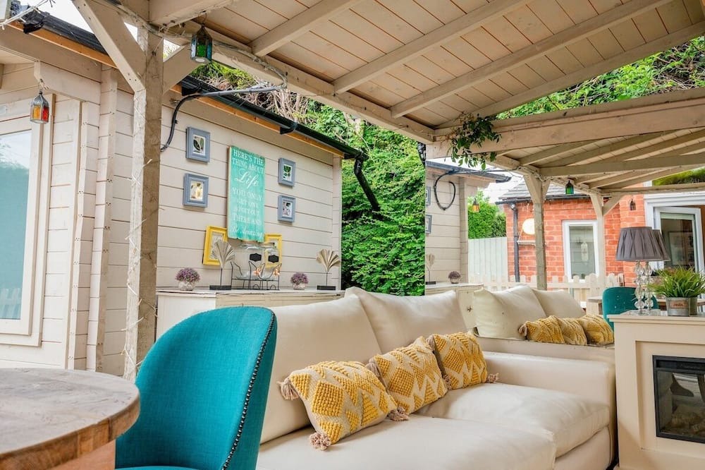 Quedgeley House | Guest Homes | Quinton House