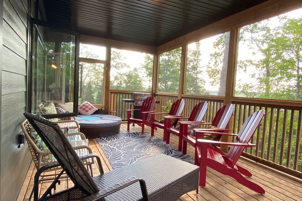 Lake of Bays House | 6BR, 9BED Luxury 4200sqf LOFT close to Dwight Beach, Huntsville, Muskoka